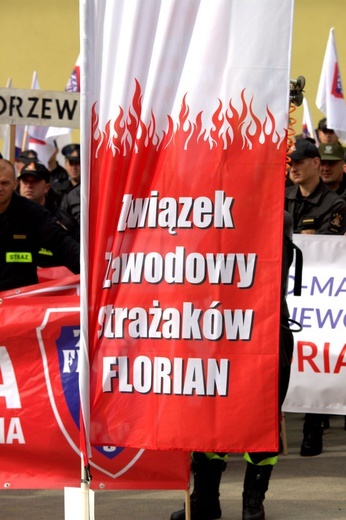 Protest służb mundurowych w Olsztynie