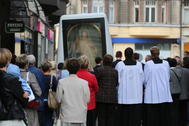 Zawierzenie szkół katolickich i parafii św. Marii Magdaleny