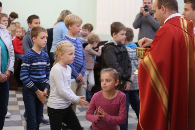 Zawierzenie szkół katolickich i parafii św. Marii Magdaleny