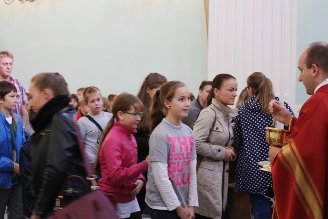 Zawierzenie szkół katolickich i parafii św. Marii Magdaleny