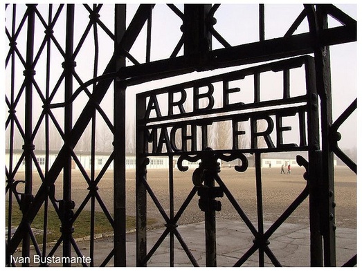 Niemcy wysłali uchodźców do... KL Dachau