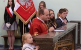 Delegacje uczniów szkół katolickich oraz przedszkola wraz z ks. dyrektorem Tomaszem Sroką zawierzyły siebie Bożemu Miłosierdziu