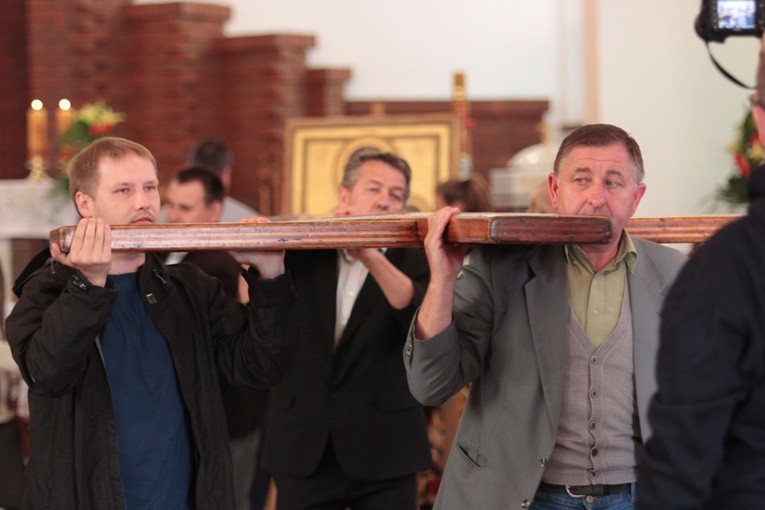 Symbole ŚDM na Dybowie