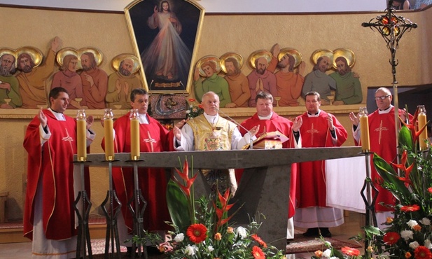 Ks. Marek Bandura przewodniczył jubileiuszowej Mszy św. w Bujakowie