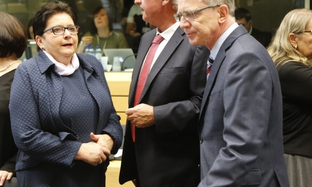 Premier i szefowie MSZ i MSW gotowi do spotkania z prezydentem