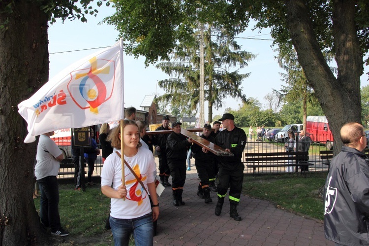 Symbole ŚDM w Giżycach