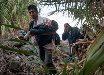 Lesbos. Rodziny, policja, mafia