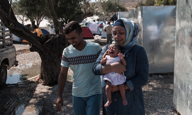 Lesbos: Tymczasowe obozy