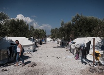 Lesbos: Tymczasowe obozy