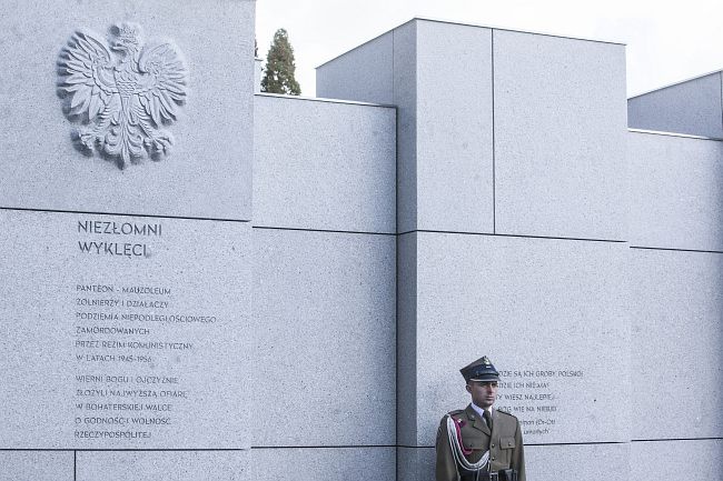 Pogrzeb niezłomnych na Powązkach