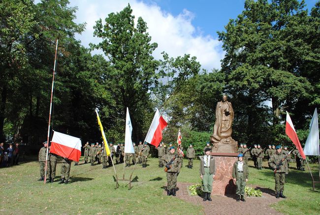 Patriotycznie w Momotach