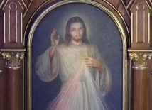 Koronka na ulicach miast świata