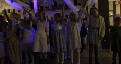 Wodzirej świętości poszukiwany