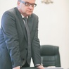 Marek Biernacki Polityk i prawnik, w latach 80. działał w opozycji antykomunistycznej. Był ministrem spraw wewnętrznych i administracji w rządzie Jerzego Buzka oraz w drugim rządzie Donalda Tuska. Współtworzył ustawę o IPN oraz Centralne Biuro Śledcze. Jako poseł AWS, a później Platformy Obywatelskiej zasiadał w komisji ds. służb specjalnych. Przewodniczył pracy komisji śledczej do zbadania okoliczności porwania i zabójstwa Krzysztofa Olewnika. Od czerwca br. jest koordynatorem ds. służb specjalnych w r...