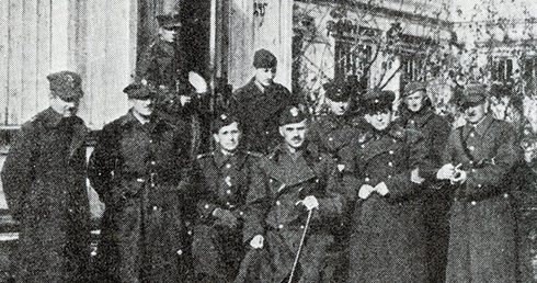 Główna baza tworzącej się polskiej armii w Związku Sowieckim znajdowała w Buzułuku w obwodzie orenburskim. Na zdjęciu gen. Władysław Anders wraz ze sztabem 