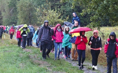 Mimo złej pogody na szlaki wyruszyło bardzo wielu wędrowców