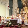 Ministranci ufundowali wieczną lampkę na 100-lecie kościoła