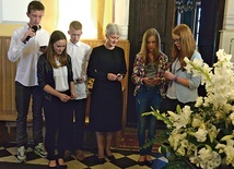  Program artystyczny o kandydatce na ołtarze przygotowali uczniowie ze Świerży