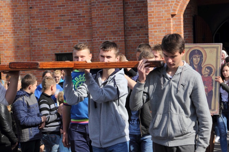 Peregrynacja symboli ŚDM w rejonie głowieńskim