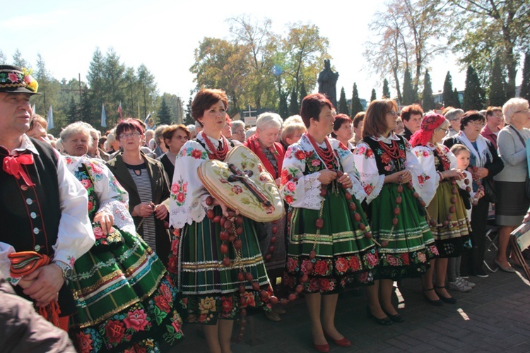 Róże Różańcowe w Domaniewicach - Pielgrzymka 