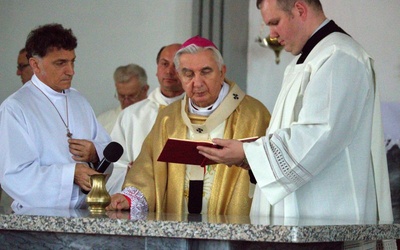 Poświęcenia kościoła dokonał abp Ziemba