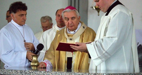 Poświęcenia kościoła dokonał abp Ziemba