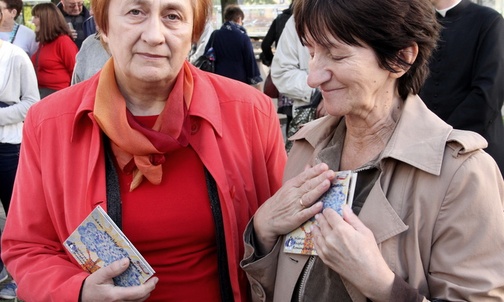 Aniela Błaszczyk i Wanda Szulc wspominają ks. Romana jako bliskiego przyjaciela
