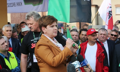 Beata Szydło podczas wiecu w Brzeszczach