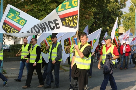 Manifestacja górników pod kopalnią "Brzeszcze"