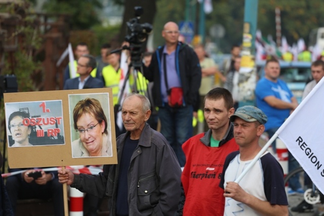 Manifestacja górników pod kopalnią "Brzeszcze"