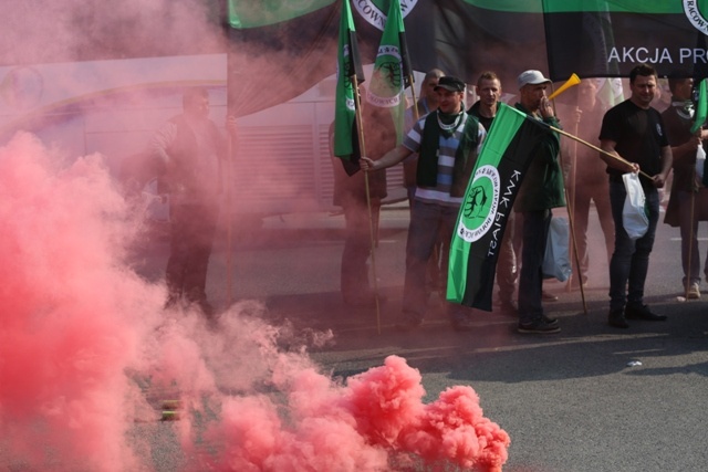 Manifestacja górników pod kopalnią "Brzeszcze"