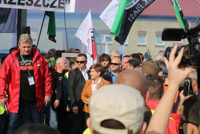 Manifestacja górników pod kopalnią "Brzeszcze"