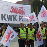 Manifestacja górników pod kopalnią "Brzeszcze"