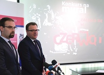 Do udziału zapraszają Radosław Witkowski, prezydent Radomia (z prawej), i Mateusz Tyczyński, szef kancelarii włodarza miasta