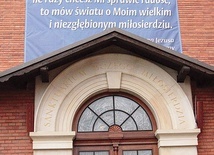  – W jednym z epizodów filmu pokazujemy, jak wielkie jest Boże miłosierdzie – mówią Dariusz Regucki (po lewej) i Andrzej Sobczyk