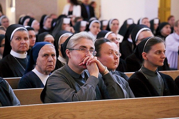 Przedstawiciele wszystkich zgromadzeń uczestniczyli w Eucharystii dziękczynnej za Rok Życia Konsekrowanego