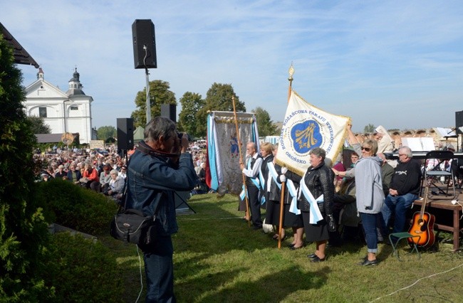 Pielgrzymka Kół Żywego Różańca do Wysokiego Koła