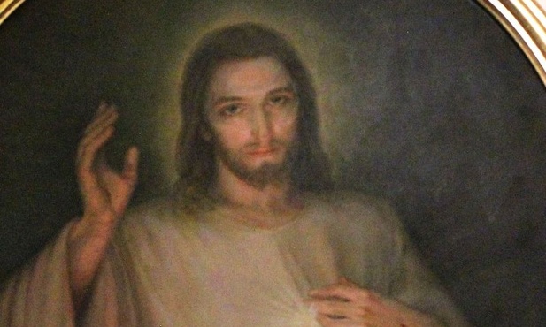 Na spojrzenie Jezusa z peregrynujacego wizerunku zwrócił uwagę bp Tadeusz Rakoczy