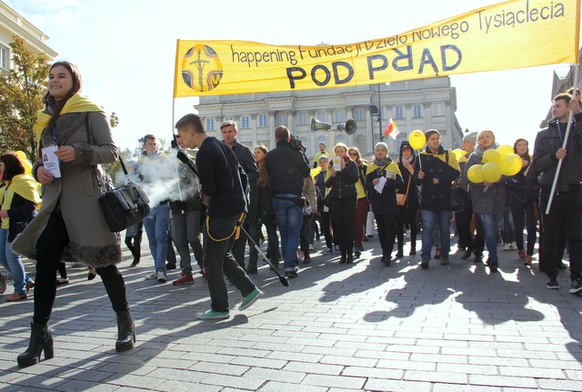 Happening stypendystów Fundacji "Dzieła Nowego Tysiąclecia" zapraszam do wspólnego świętowania Dnia Papieskiego