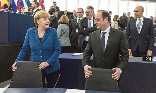 7.10.2015. Strasburg. Francja. Kanclerz Niemiec Angela Merkel i prezydent Francji François Hollande w Parlamencie Europejskim