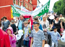 Rodziny oczekują na pomoc Kościoła w odczytaniu ich tradycyjnej misji i modelu. Na zdjęciu: Marsz dla Życia i Rodziny