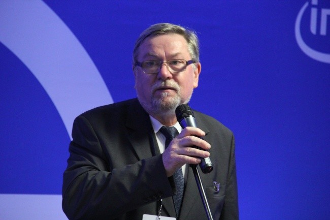 Stypendia "Nowe technologie dla dziewczyn"