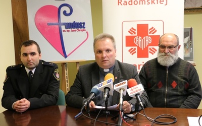 O pomocy potrzebującym opowiadali (od lewej): Piotr Stępień, ks. Robert Kowalski i Wojciech Dąbrowski