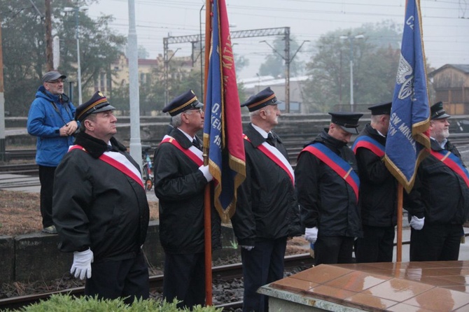 Różaniec na dworcu kolejowym