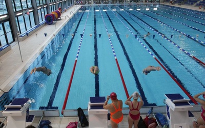 Na basenie olimpijskim do dyspozycji mają być zawsze conajmniej dwa tory