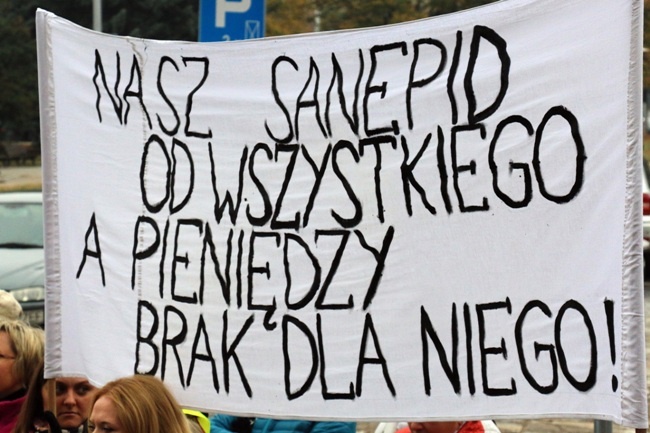 "Żadna praca nie hańbi, pensja już tak" 