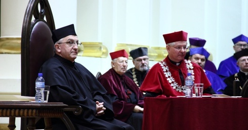 Świata nie zmienia się narzekaniem