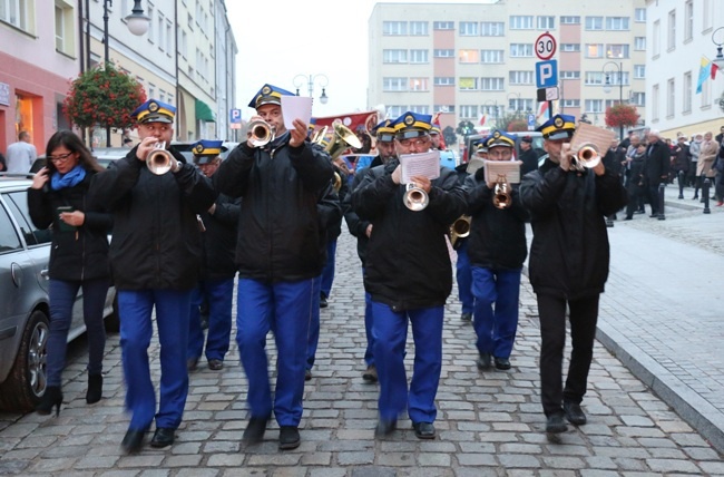 Mieszkańcy Trzebnicy kochają św. Jadwigę (2015)