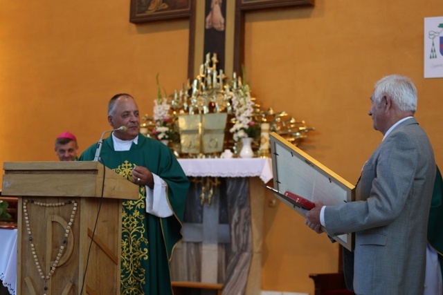 Bronisław Piotrowski z Łodygowic z papieskim medalem