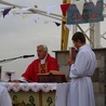 Dziękczynną Mszę św. za 15 lat obecności krzyża na wzgórzu w Starej Wsi sprawował ks. kan. Grzegorz Then